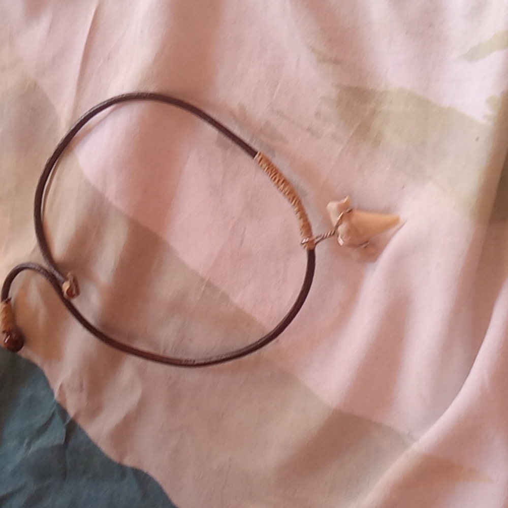 Vicksburg Shark tooth thread bound